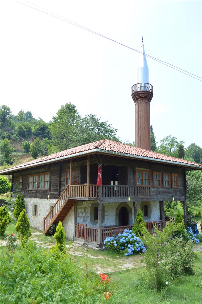 Hemşin Camii_Düzce İl Kültür ve Turizm Müdürlüğü (3).JPG