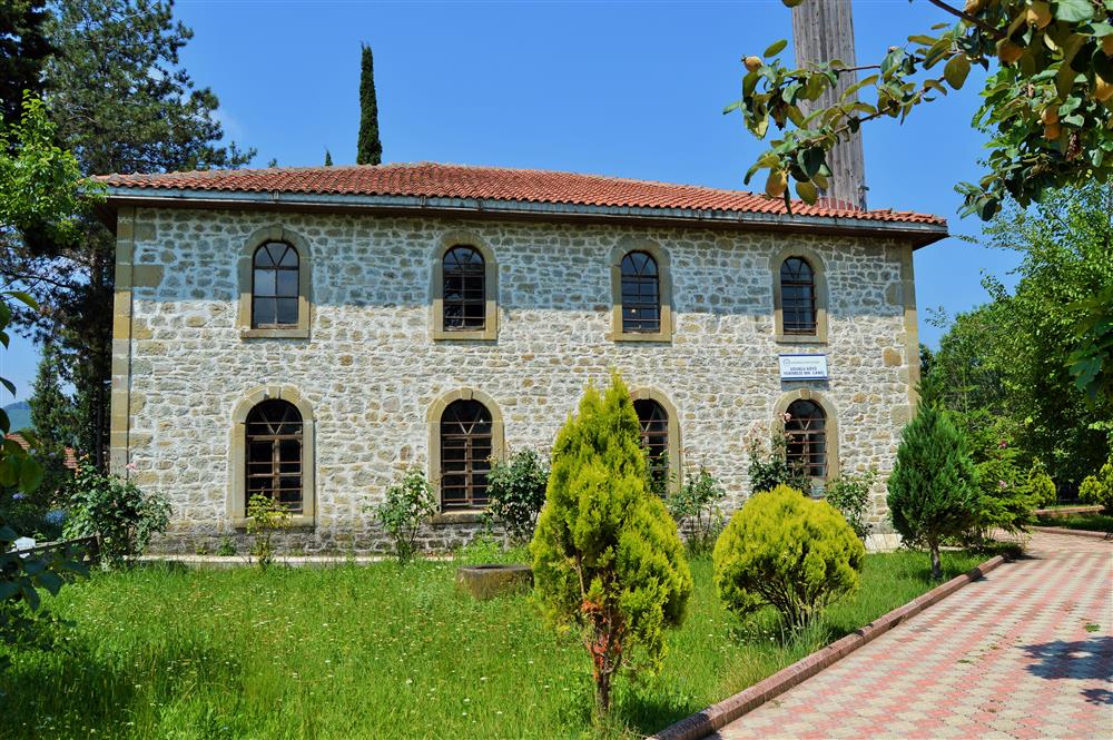 Uğurlu Köyü Yeni Meze Camii.JPG