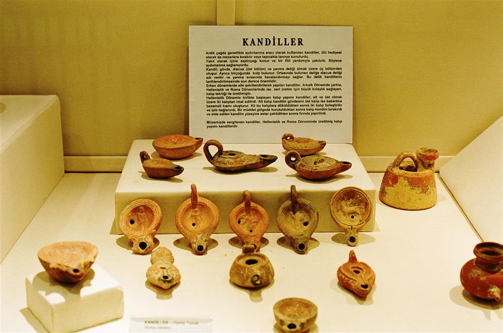 Konuralp Müzesi Taş Eserler Salonu (2).JPG